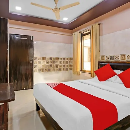 Hotel Oyo Flagship Pakeeza