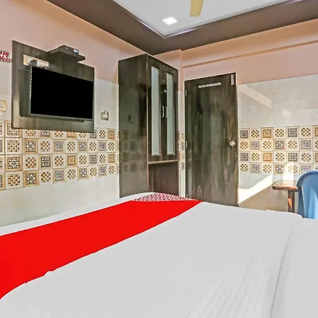 Oyo Flagship Pakeeza 4* Mumbai