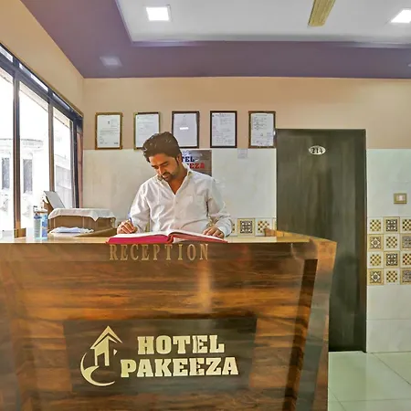 Hotel Oyo Flagship Pakeeza