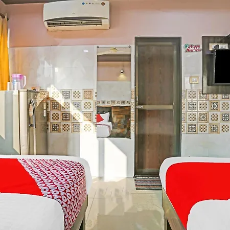 Oyo Flagship Pakeeza Hotel 4*