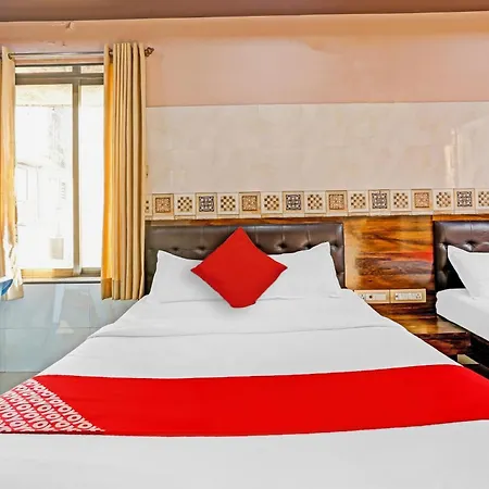 Oyo Flagship Pakeeza Hotel