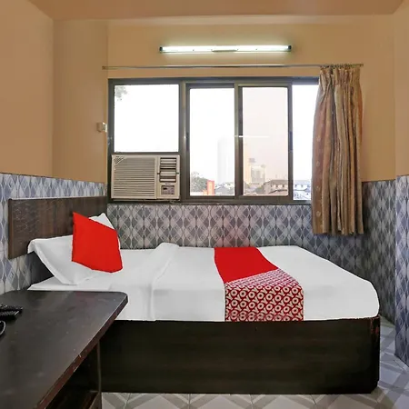 Oyo Flagship Pakeeza 4* Mumbai