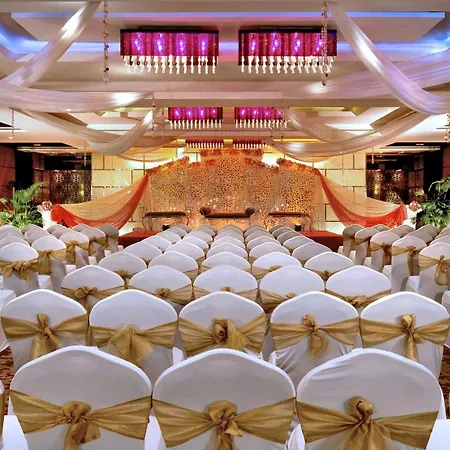 Hotel Radisson Goregaon 4*