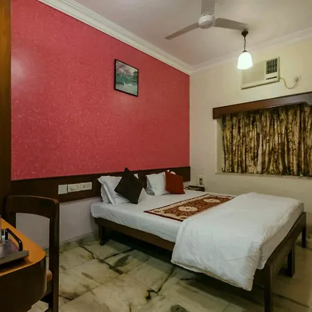 Hotel Mogul Palace - Near Masjid Bunder 3*