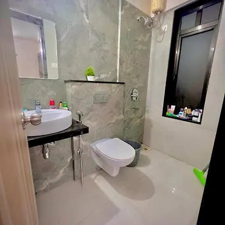 Hillview Comfy Flat In Dahisar * Mumbai