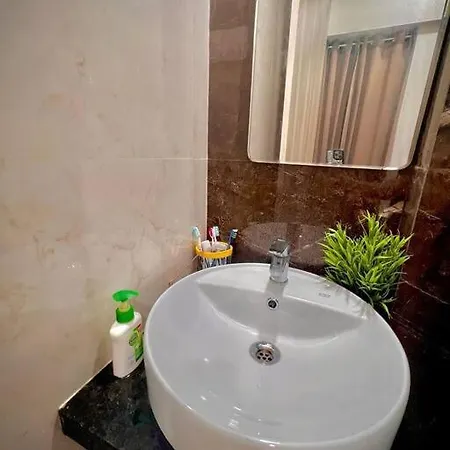 Hillview Comfy Flat In Dahisar Mumbai