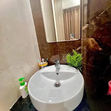 Apartment Hillview Comfy Flat In Dahisar