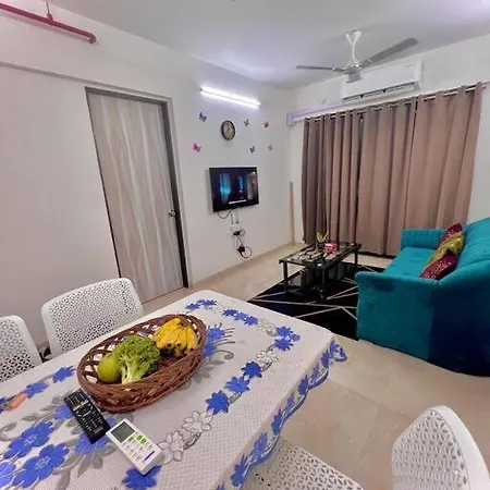 Hillview Comfy Flat In Dahisar Apartment *