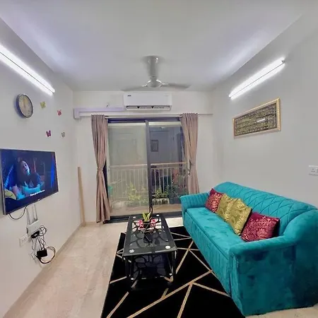 Hillview Comfy Flat In Dahisar Mumbai