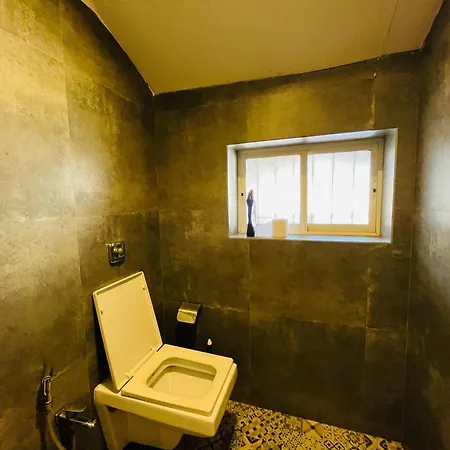 Rose 3bhk Bandra W By The Company - Eco Mumbai