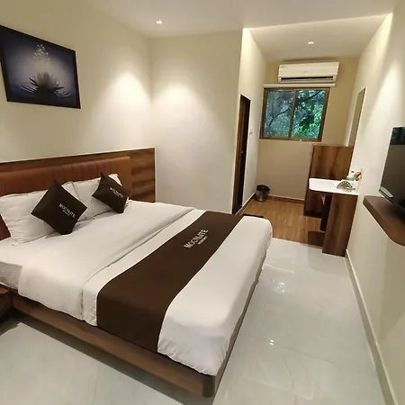 Hotel Moon Lite Residency - Marve Road Malad West - Premium Couple Friendly 2*