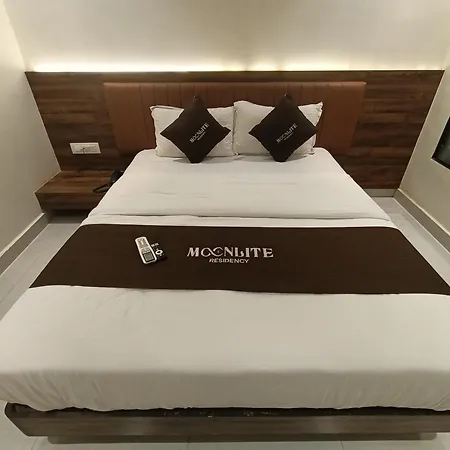 Hotel Moon Lite Residency - Marve Road Malad West - Premium Couple Friendly 2*
