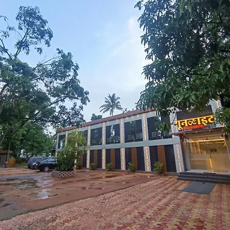 Moon Lite Residency - Marve Road Malad West - Premium Couple Friendly 2* Mumbai