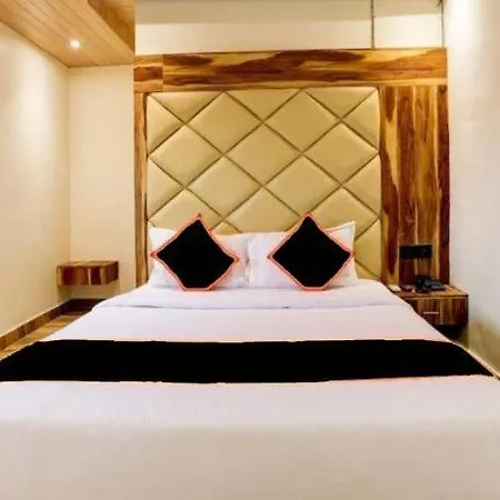 Plaza Hotel 3*