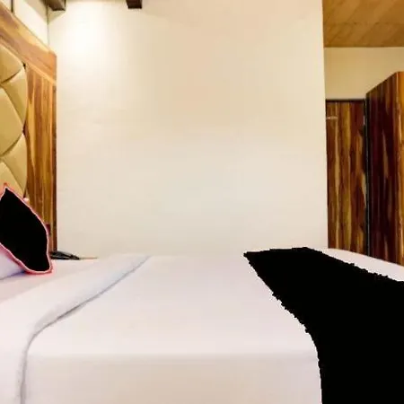 Plaza Hotel 3*