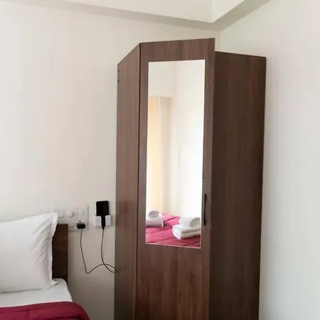 Modern, Elegant, Serene 2bhk Near Bkc & Airport *