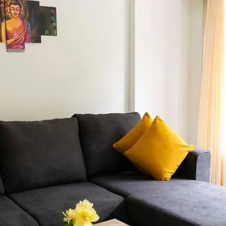 Modern, Elegant, Serene 2bhk Near Bkc & Airport *