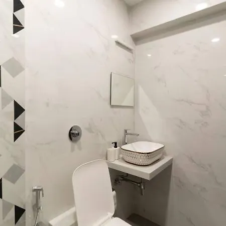 Apartment Modern, Elegant, Serene 2bhk Near Bkc & Airport Mumbai
