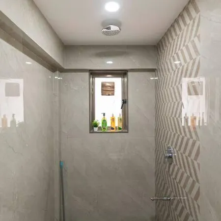 Apartment Modern, Elegant, Serene 2bhk Near Bkc & Airport