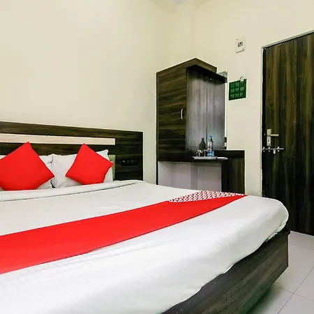Oyo 23656 Parimeet Hotel 3*