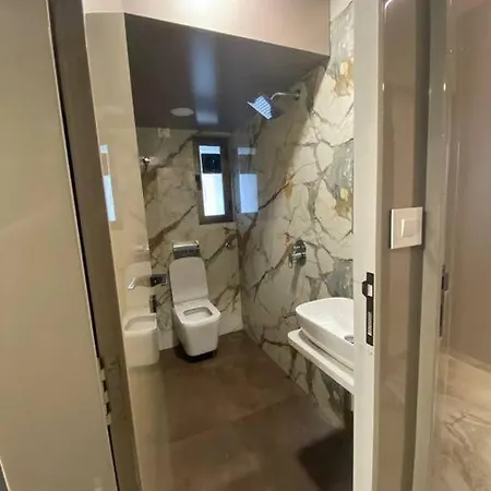 Downtown 1bhk Appt, Mahalaxmi 601 Apartment