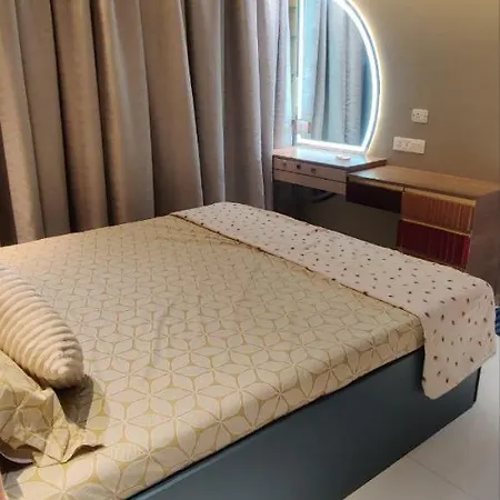 Lavish Miami Hideout L Urban Escape L City View Mumbai