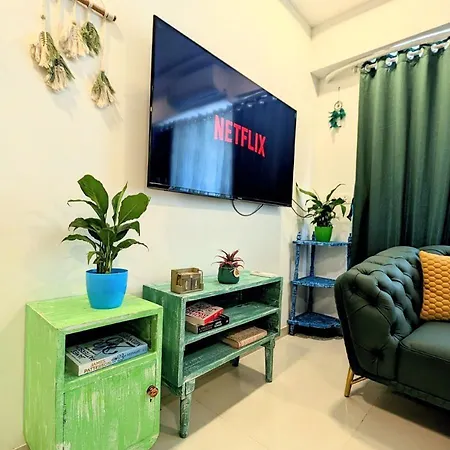 Apartment Lavish Miami Hideout L Urban Escape L City View Mumbai