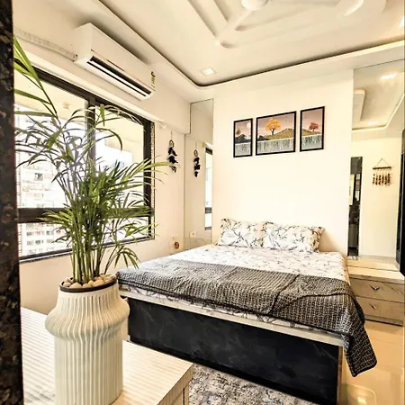 Lavish Miami Hideout L Urban Escape L City View Apartment Mumbai