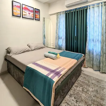 Lavish Miami Hideout L Urban Escape L City View Apartment Mumbai