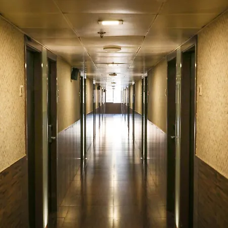 Maharana Chembur Hotel 2*