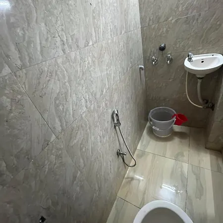 Budget Friendly 2bhk Flat At Pali Hill Bandra Apartment Mumbai