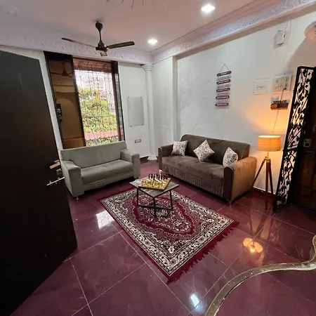 Budget Friendly 2bhk Flat At Pali Hill Bandra * Mumbai