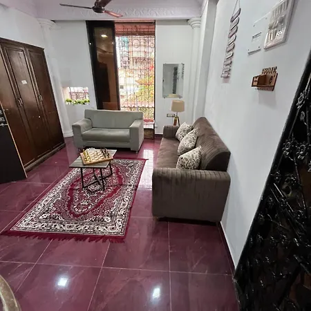 Apartment Budget Friendly 2bhk Flat At Pali Hill Bandra Mumbai