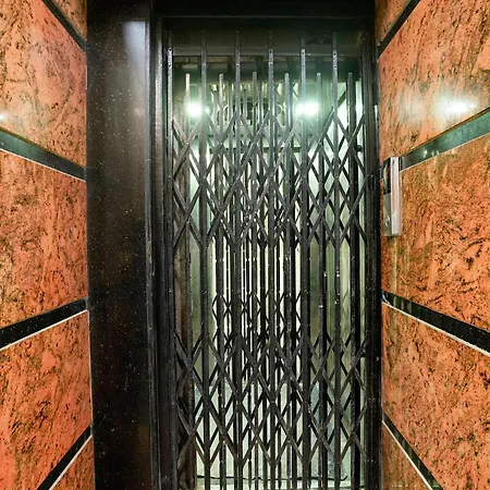Fabhotel National Guest house Mumbai
