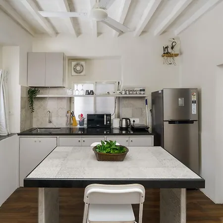Zoe 1bhk Bandra W By The Company Apartment *