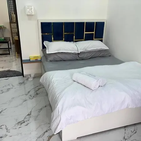 Chic - Bright 1 Bhk Close To Lilavati Hospital, Bandra West 602 Mumbai