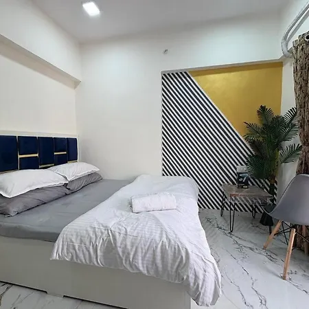 Chic - Bright 1 Bhk Close To Lilavati Hospital, Bandra West 602 Apartment *