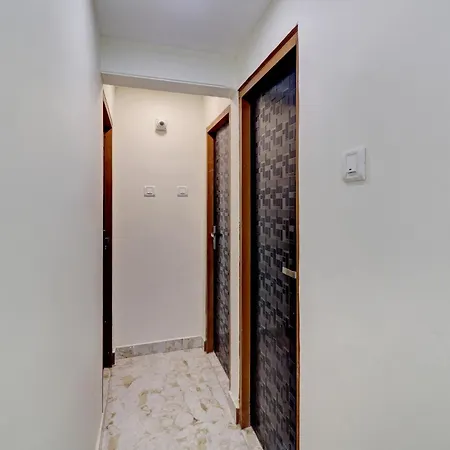 Parle Capsule hotel