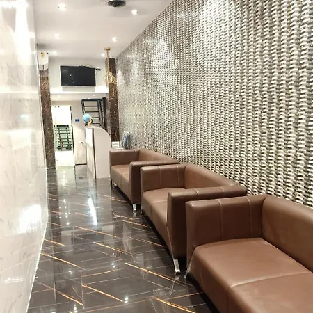 Glitz Powai - Nr Iit