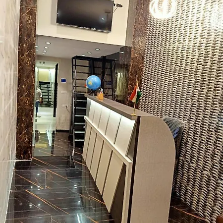 Hotel Glitz Powai - Nr Iit