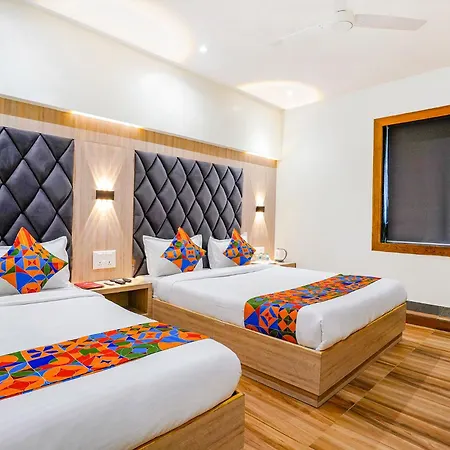 Hotel Riza International - Nr Nesco Exhibition Centre