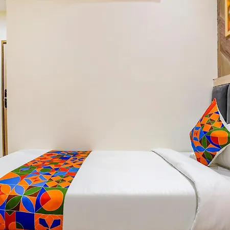 Riza International - Nr Nesco Exhibition Centre Hotel 3*