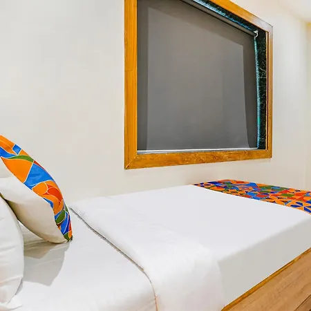 Riza International - Nr Nesco Exhibition Centre Hotel 3*