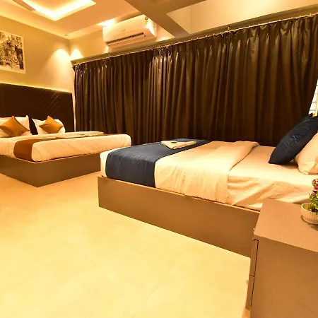 Dhanvantari Luxury Near Kokilaben Dhirubhai Ambani Hospital 3* Mumbai