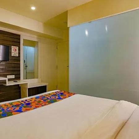 Hotel Fabhotel Veera Residency - Nr Airport 3*
