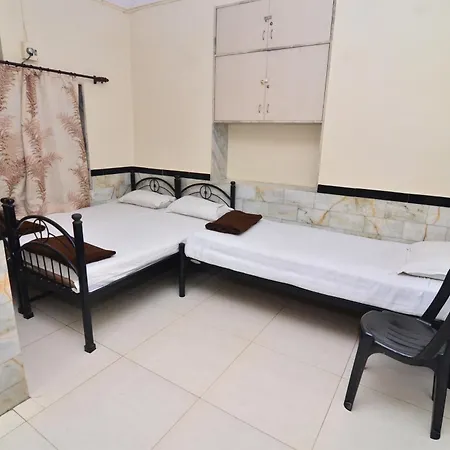 Hotel Shri Laxmi *