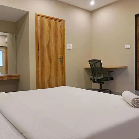 Nest Hotel *