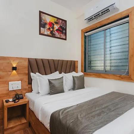 Airport Palace Hotel 3*