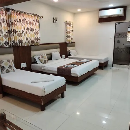 Golden Palms Hotel