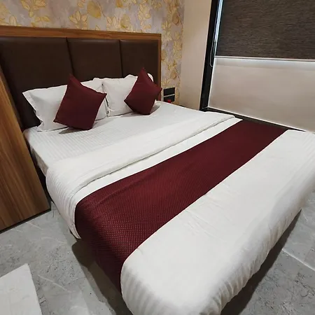 Hotel Golden Tree 2*